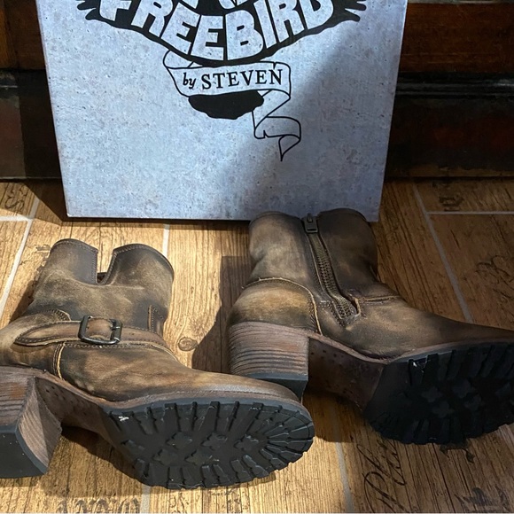 FREEBIRD Carlita Brown Leather Boots. Size women’s 10. Worn once. - Picture 4 of 8